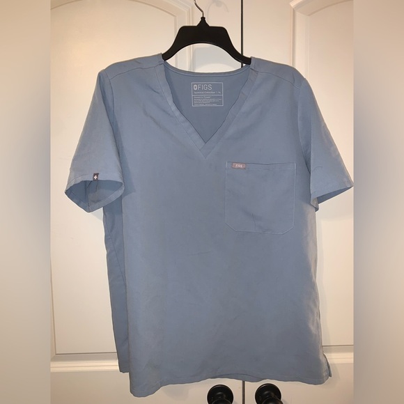 Figs Tops - FIGS Womens one pocket scrub top